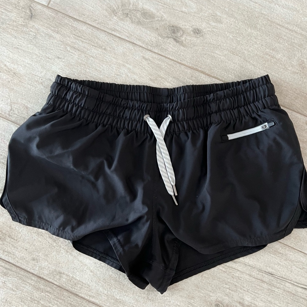 Vuori Black Shorts M